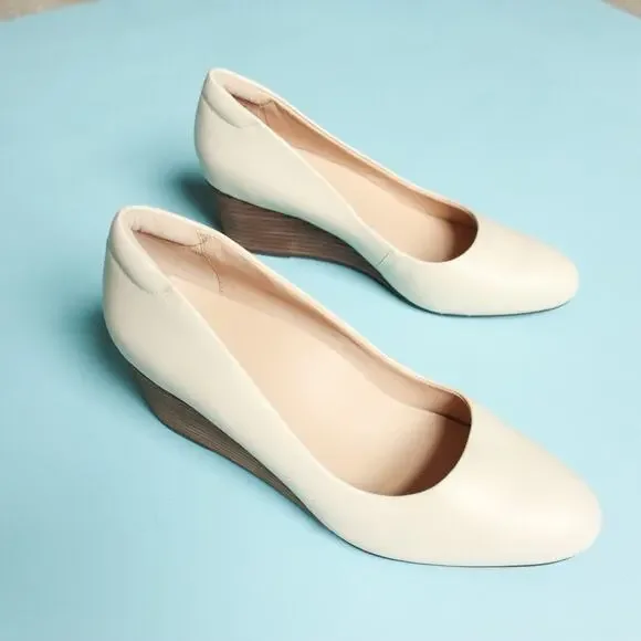 NWOT Abeo Veranda Stacked Cream Leather Almond Toe Wedge Heels Size 9 - Picture 3 of 9